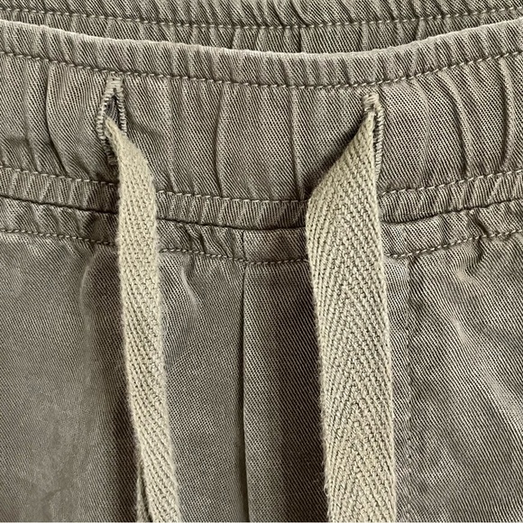 Cloth & Stone Anthropologie Pants Size Medium Pull On Jogger Side Buttons Olive - Picture 12 of 13